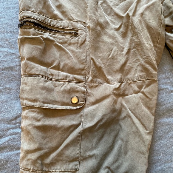 Banana Republic cargo pants (S) - Picture 3 of 5